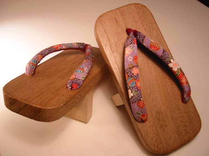 traditional geisha shoes
